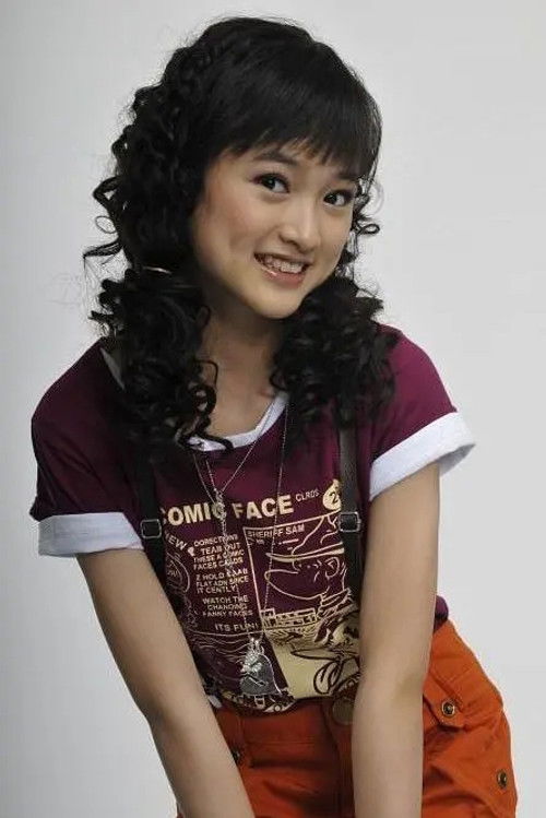 蒋俐玮 as Long Lingyin