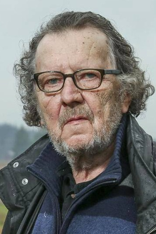 Sulevi Peltola as Eskon isoisä