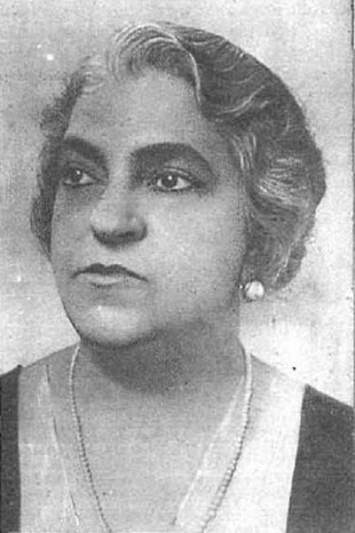 Dolores Cortés as Tía Antonia