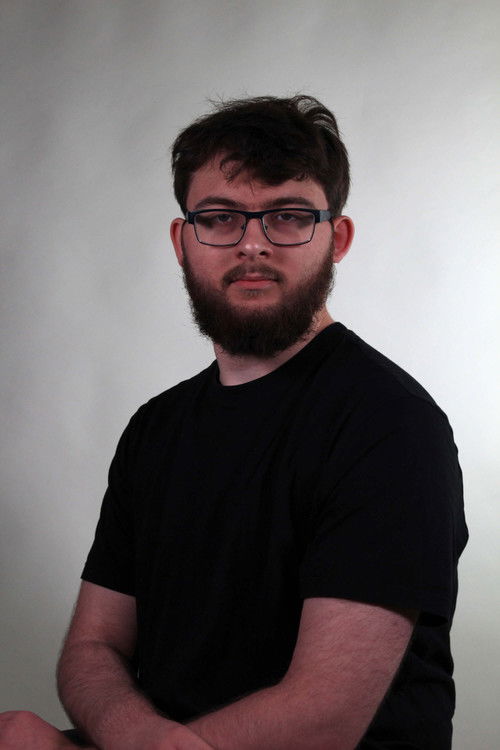 Riley Hobday as Gary Green