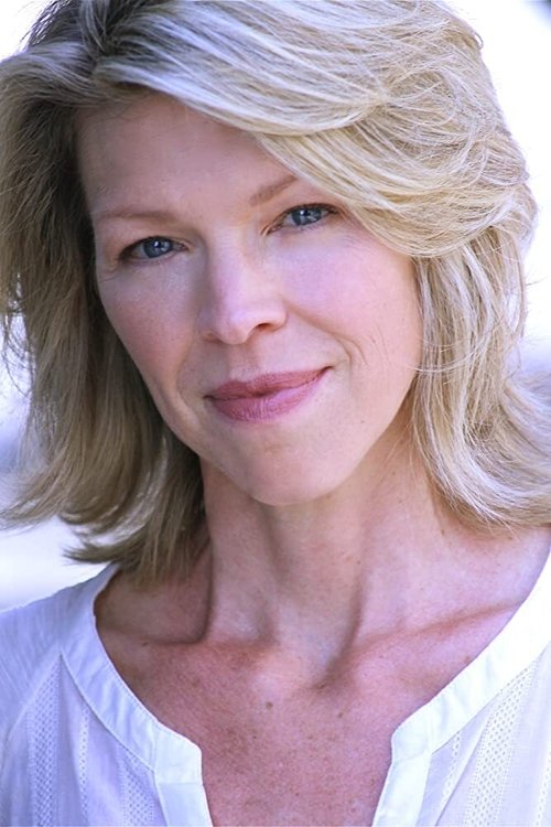 Rebecca Watson as Leah's Mom
