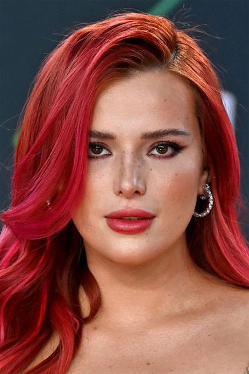Bella Thorne as Arielle Summers