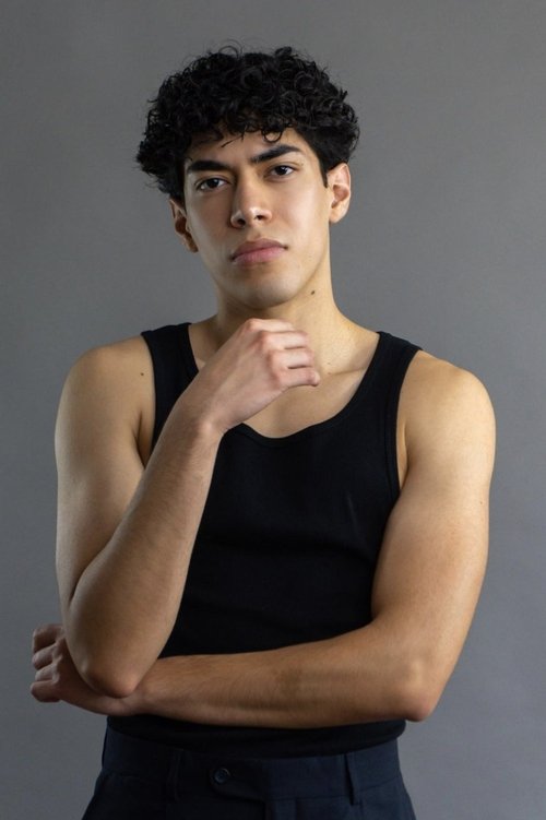 Juan Vergara as Luciano