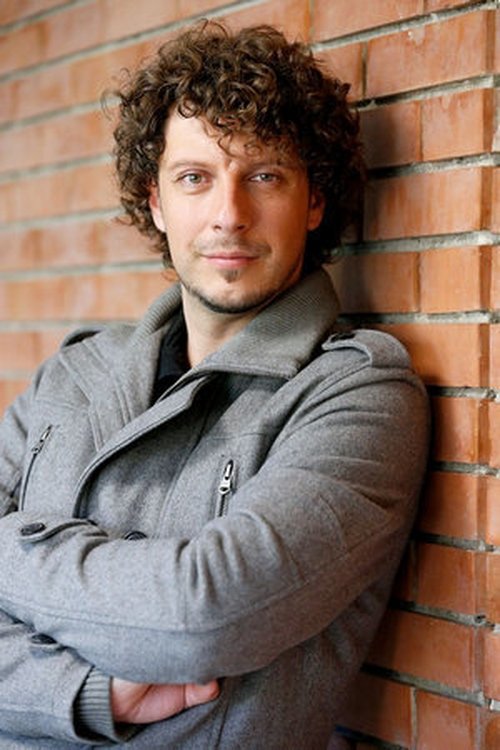 Flavio Sala as Roberto Bussenghi / Verunell