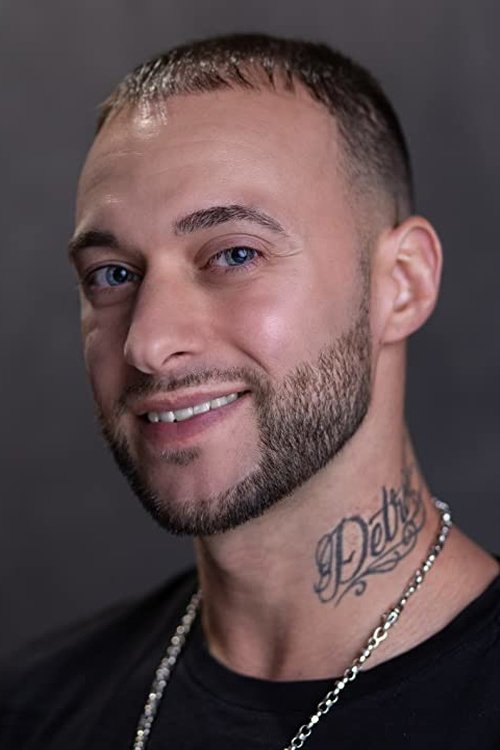 Nathan Mathers as Detective Liam O'Connor