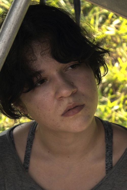 Oli Calamari as Nathália