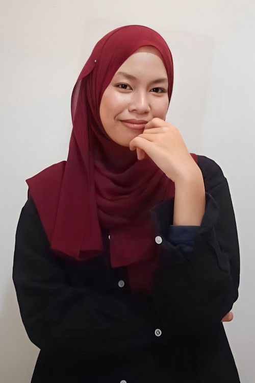 Inayah Khoiriti as Pedagang 2