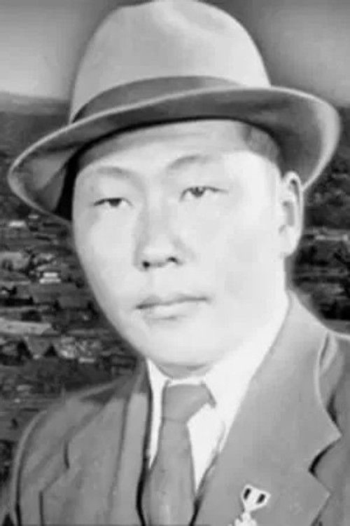 Damdinsuren Bileg as Paster