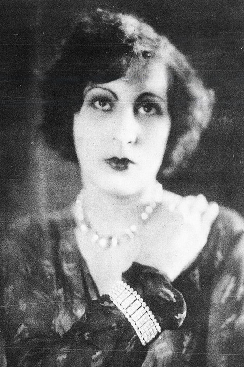 Cleo de Verberena as Cleo