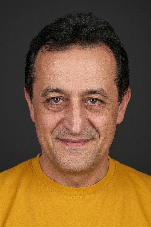 Parkan Özturan as Gardiyan Osman