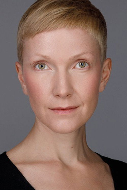 Tatjana Kosmõnina as Store Clerk