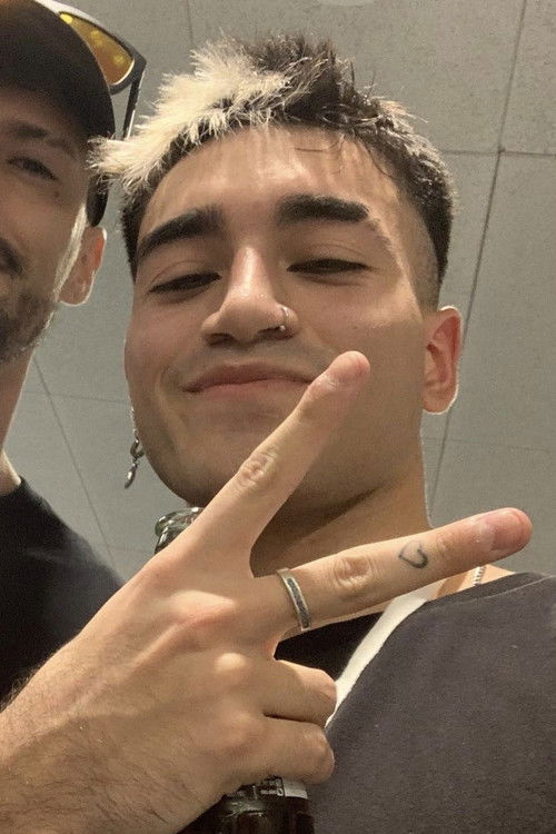 Santiago Yine as Dancer