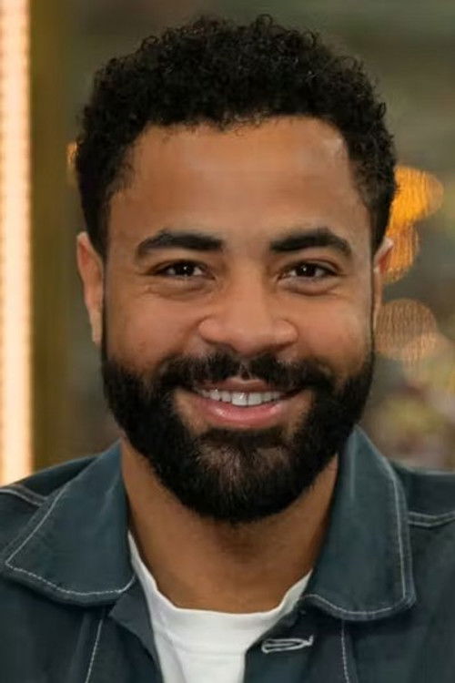 Andrew Moyo as Sig selv