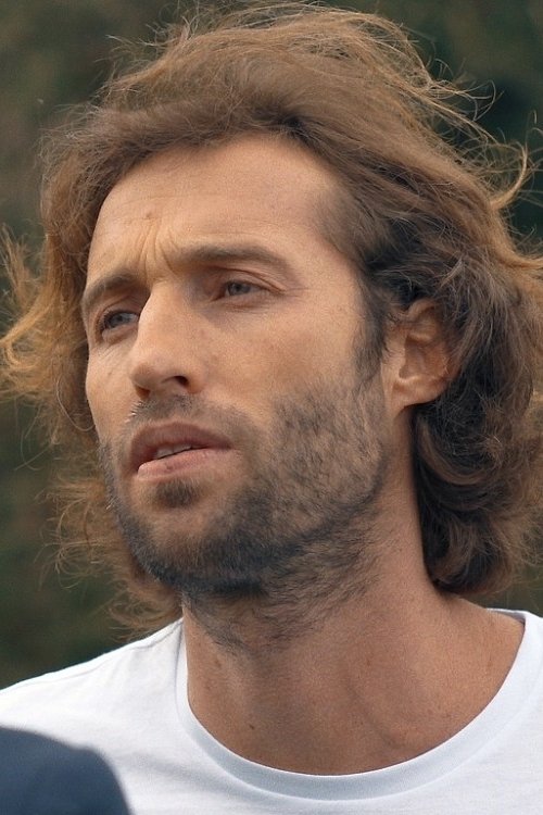 Salvador Sobral as Kiko Cortés