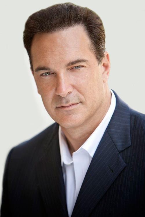 Patrick Warburton as Mayor Winddancer (voice)