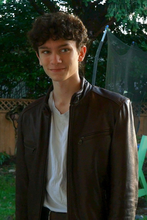 Bennett Newton as Bennett