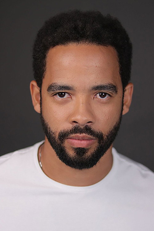 Angelo Fernandes as Vendedor Ambulante