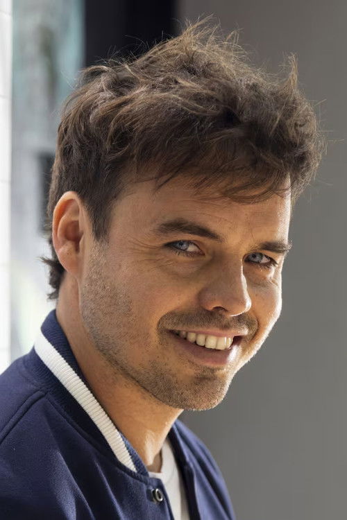 Benjamín Rojas as Juan Martín