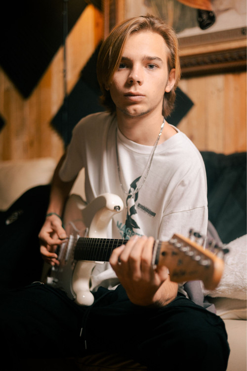 Álvaro Torres as Maquillador