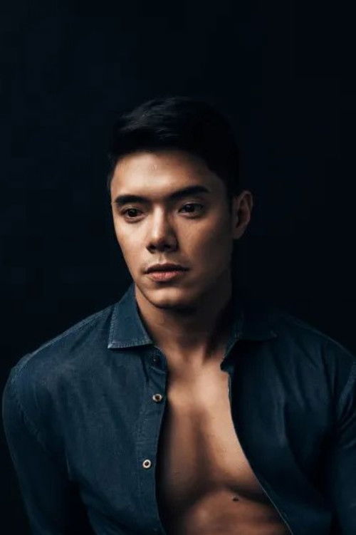 Joaquin Pedro Valdes as Sammy