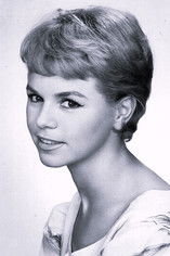 Geneviève Cluny as Solange