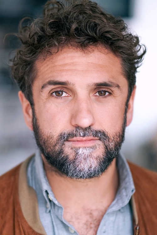 Michael Pinelli as le kiné Star Ac