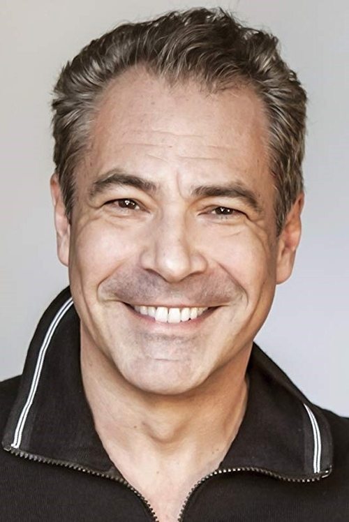 Gary Perez as Julio