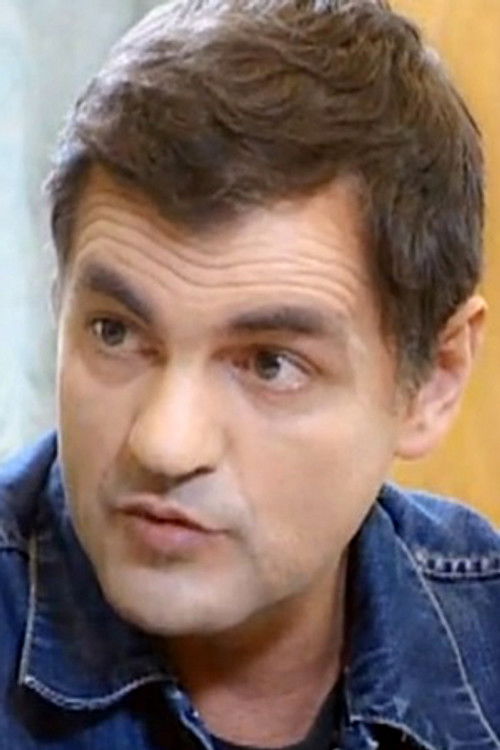 Alexey Potemkin as Леонид, следователь