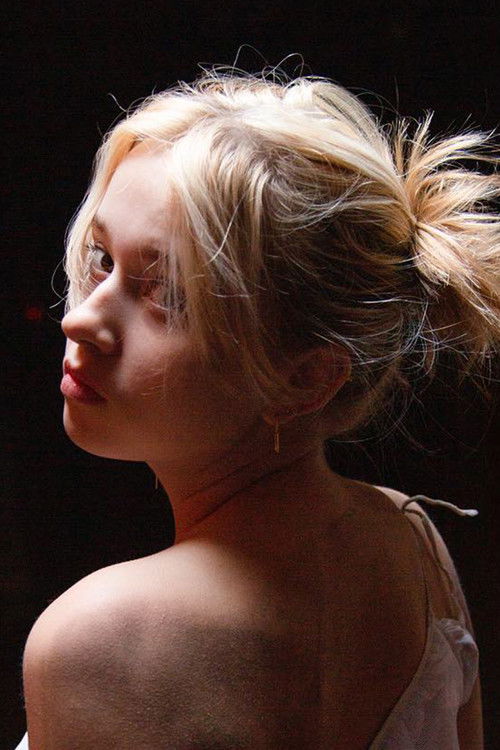 Ella Paaske as Jenni