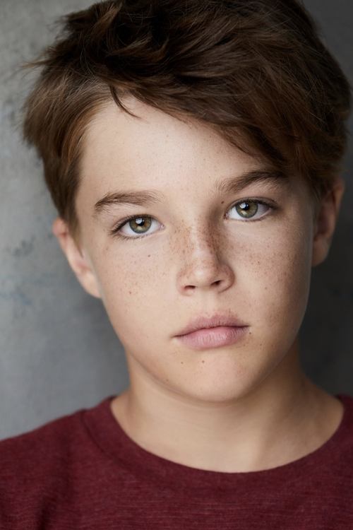 Rhys Becker as Johnny