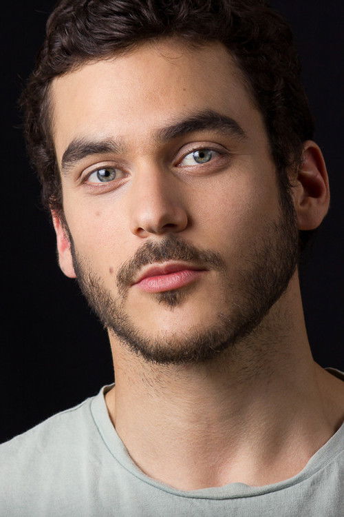 Daniel Morera as Oscar