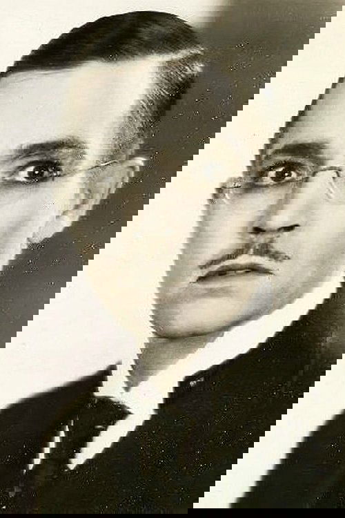 Johnny Arthur as Montague