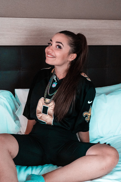 Rosaría Mira as Alicia