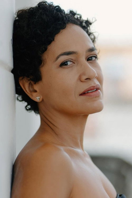 Georgina Castro as Heloísa