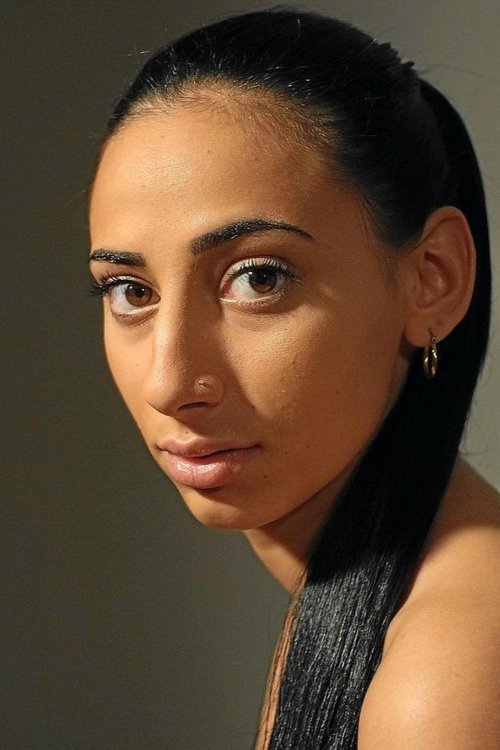 Zaira Romero as Lola