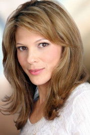 Jennifer Bransford as Elizabeth