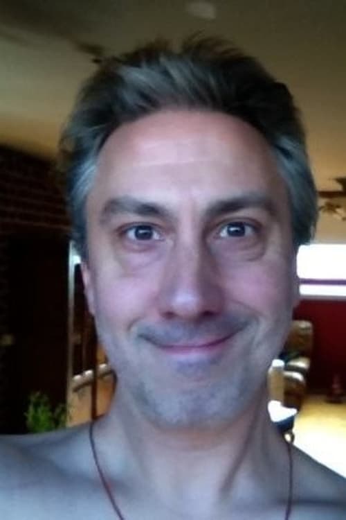 Sacha Kremer as Micha