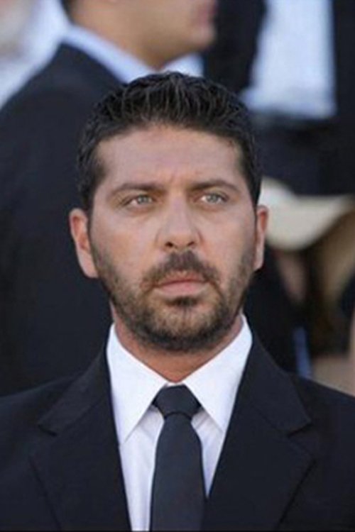 Ali Balkan Avcı as Roby