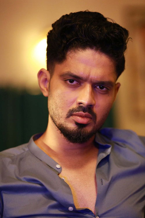 Praveen Elangho as Santhosh