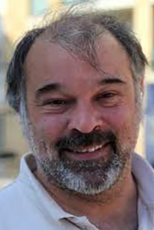 Gérard Dubouche as le capitaine de gendarmerie