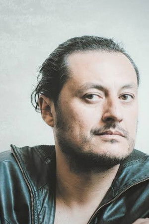 Leónidas Urbina as Augusto Urdaneta