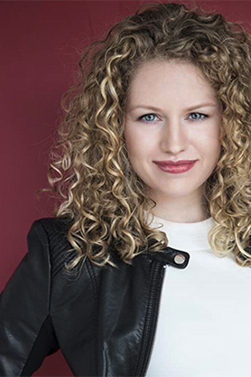 Amanda Dianne as Shelly