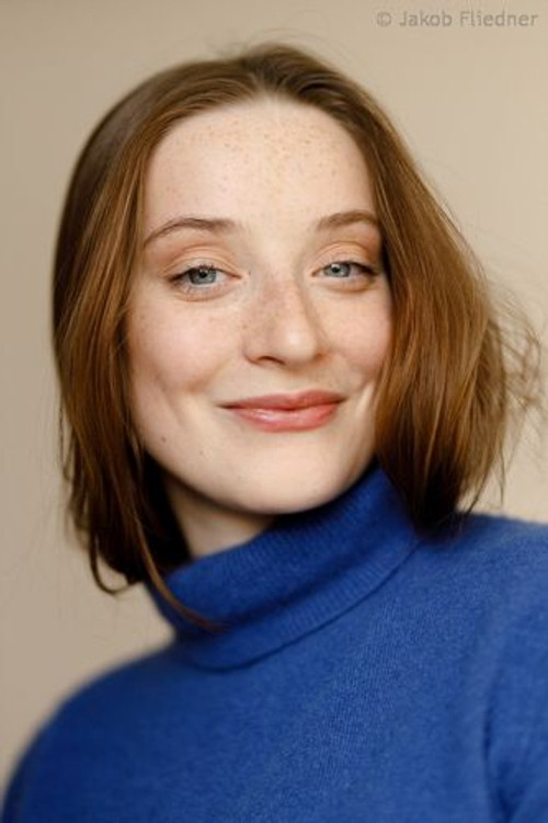 Emma Frieda Brüggler as Daughter