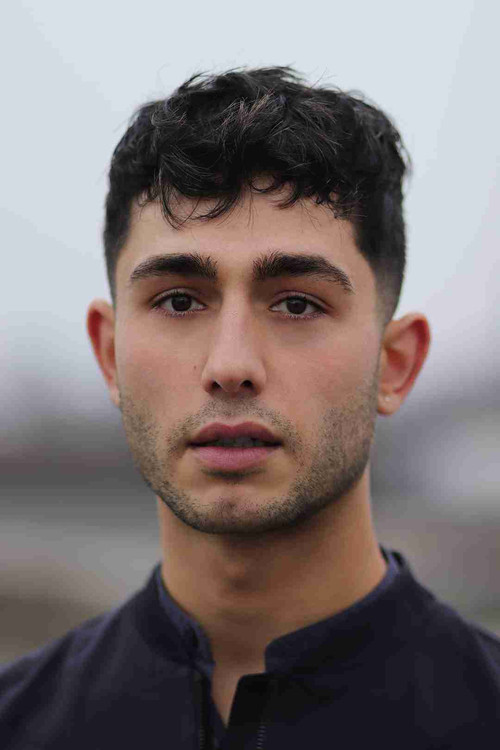 Harun Balci as Aslan Yildirim