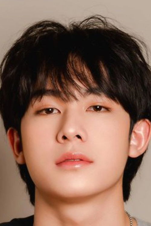 Amus Piopoom as Noei