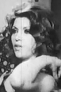 Anita Amiri as Zinat