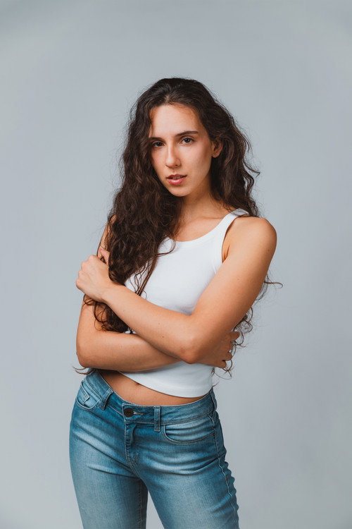 Isa Assumpção as Santa Luzia