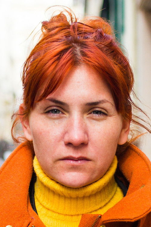 Julia Vivoni as Jenn