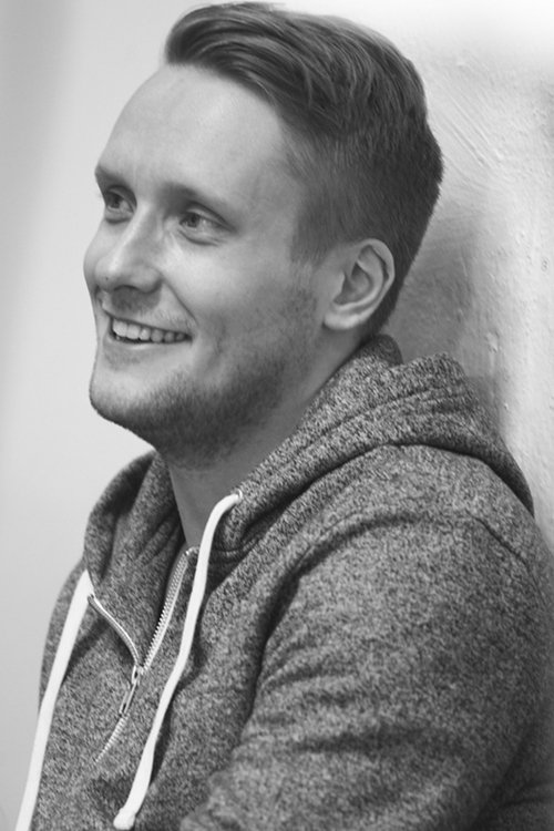 Mikael Grip as Lieutenant