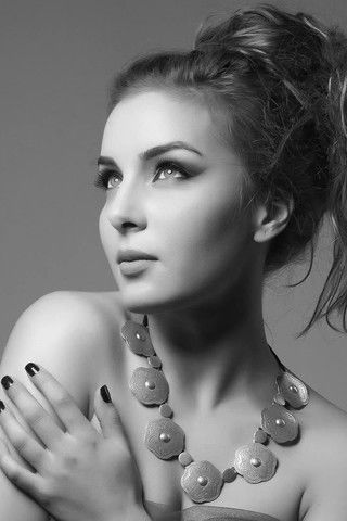 Mariam Adamyan as Bella